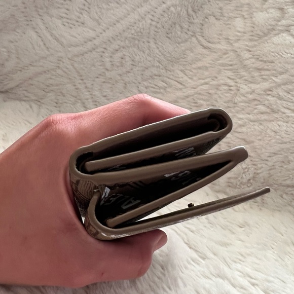 Super Sale ❤️Authentic 💯 Balenciaga Limited Edition Mini Compact Short Wallet - Picture 8 of 10